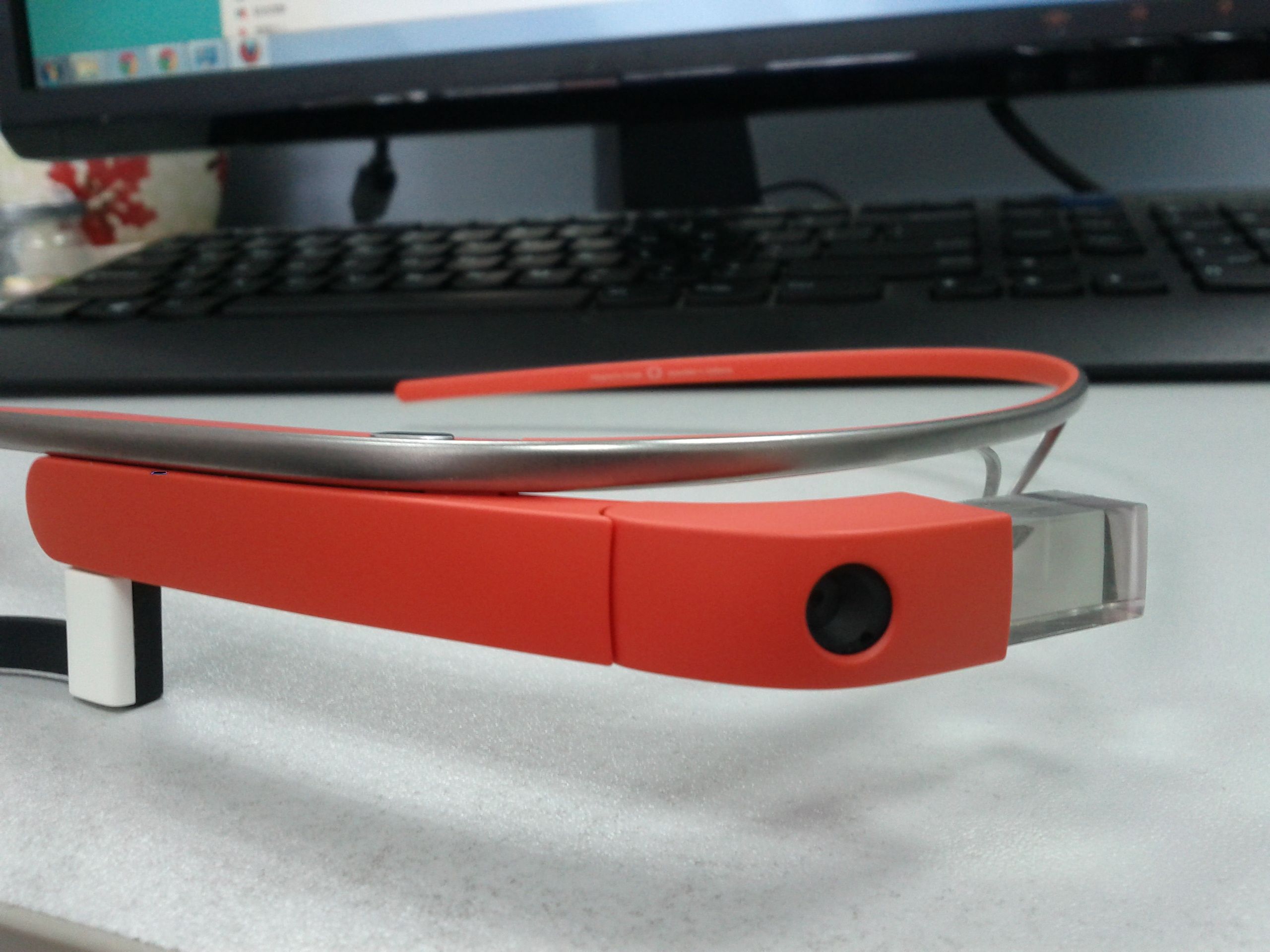 Google Glass 本体侧视图